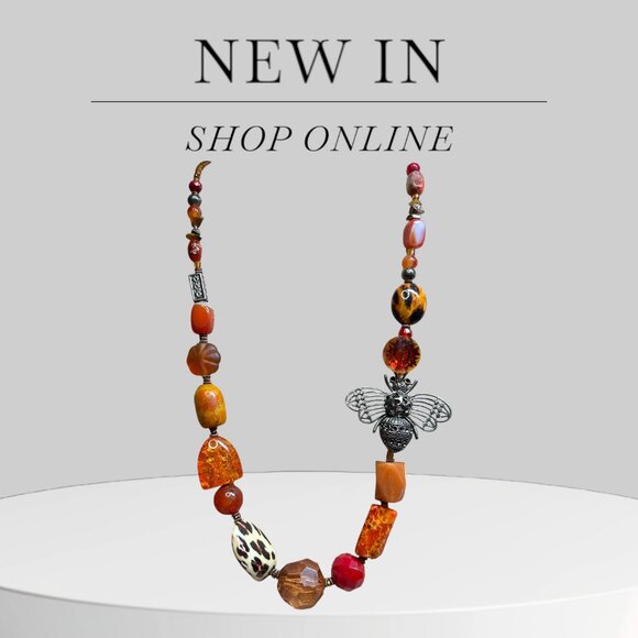 Orange and Amber beaded necklace with a bee pendant - Picture 1 of 3
